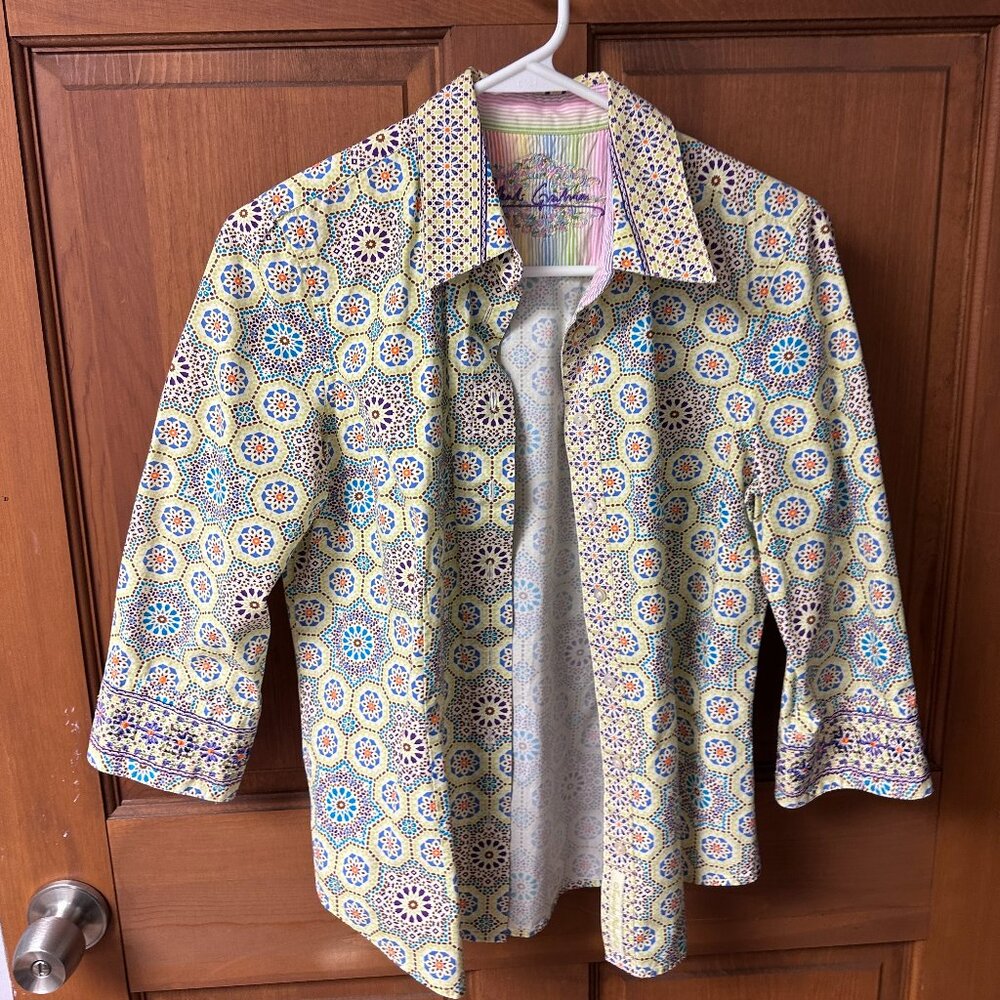 Robert Graham Women Button down Colorful Shirt Size M In Great Shape!!